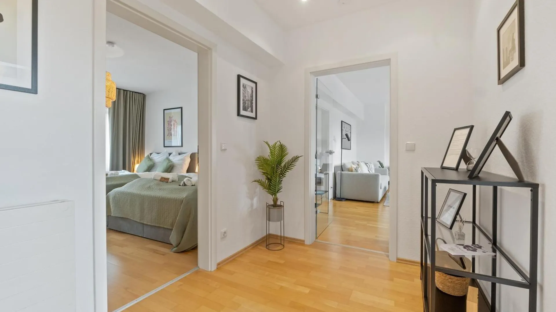 *Top* Grosse, Moderne & Zentrale Wohnung 3 Schlafzimmer - Naehe Zu Koeln: Dom, Messe, Flughafen, Lanxess-Arena Bergisch Gladbach Germany