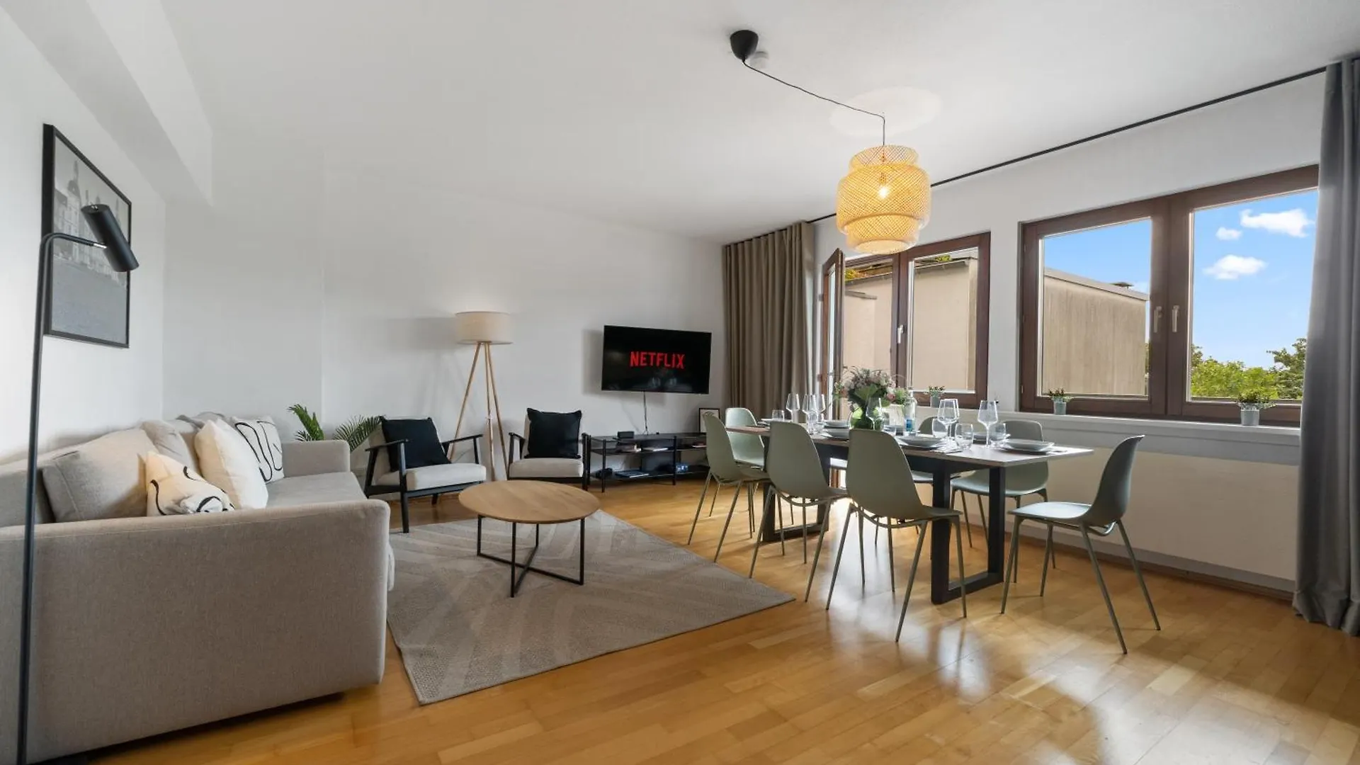 *Top* Grosse, Moderne & Zentrale Wohnung 3 Schlafzimmer - Naehe Zu Koeln: Dom, Messe, Flughafen, Lanxess-Arena Bergisch Gladbach Germany