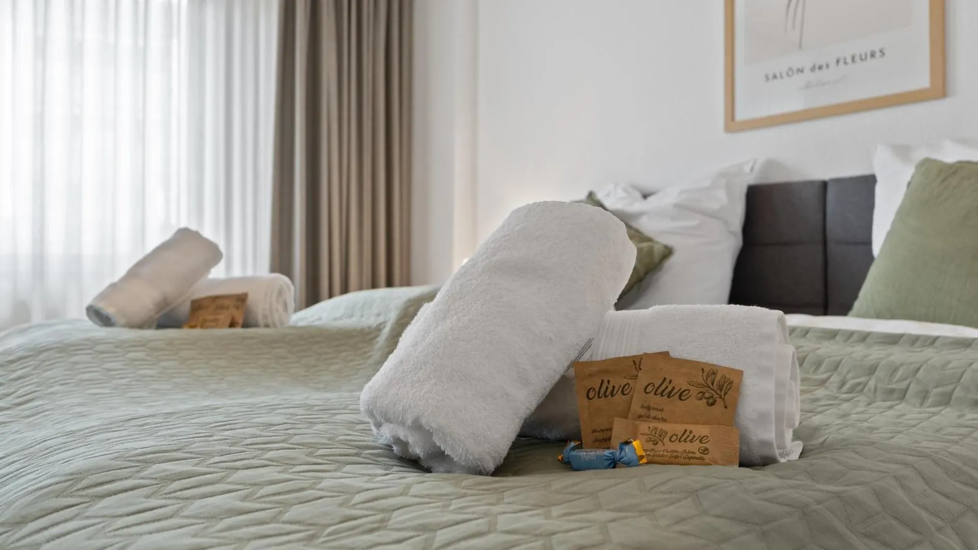 *Top* Grosse, Moderne & Zentrale Wohnung 3 Schlafzimmer - Naehe Zu Koeln: Dom, Messe, Flughafen, Lanxess-Arena Bergisch Gladbach Apartment