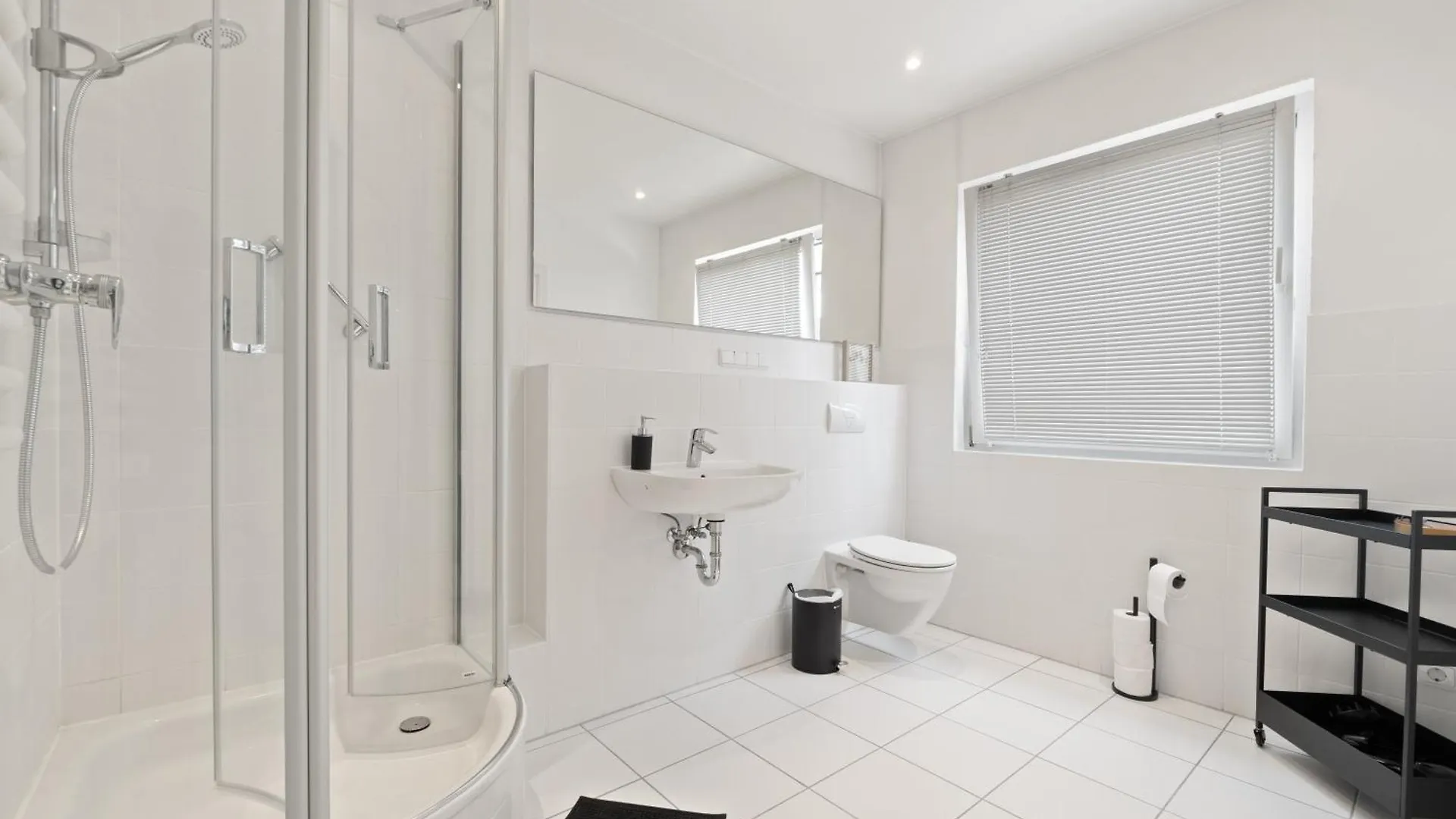 Apartment *Top* Grosse, Moderne & Zentrale Wohnung 3 Schlafzimmer - Naehe Zu Koeln: Dom, Messe, Flughafen, Lanxess-Arena Bergisch Gladbach